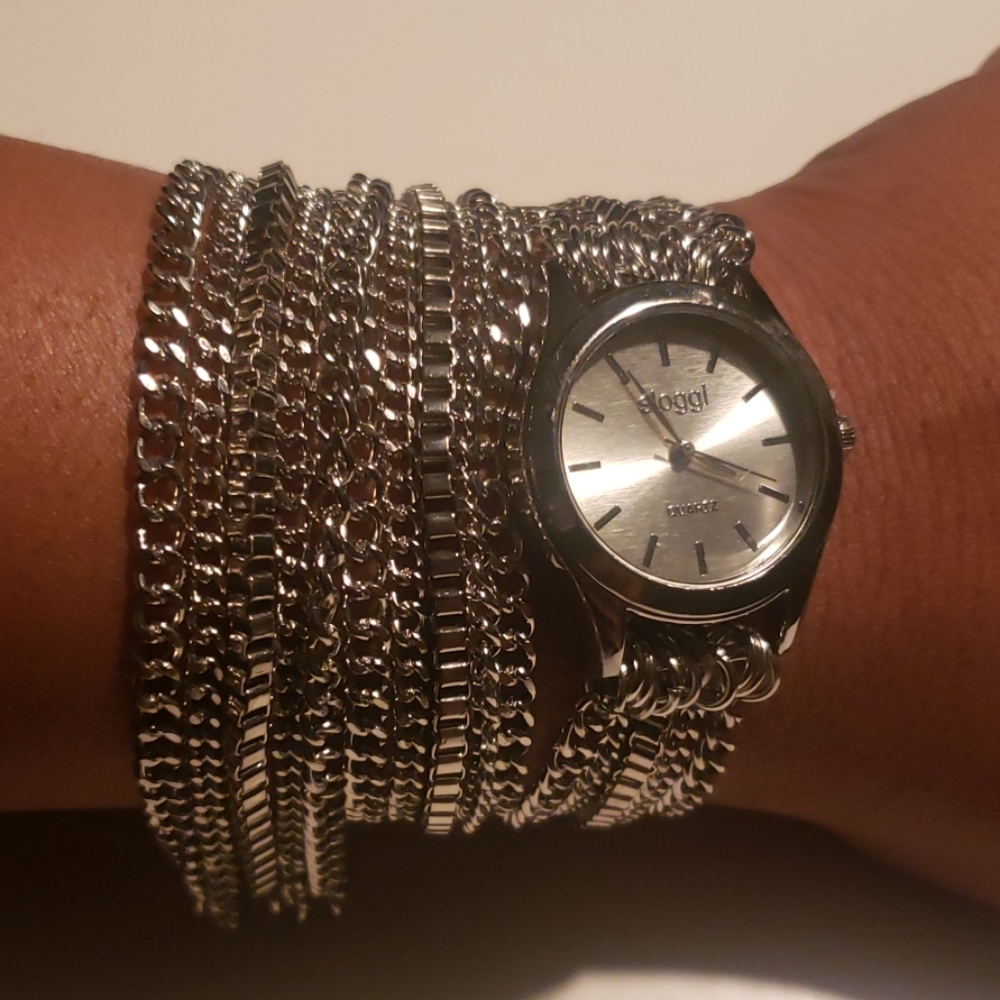 Watch - Picture 2 of 4
